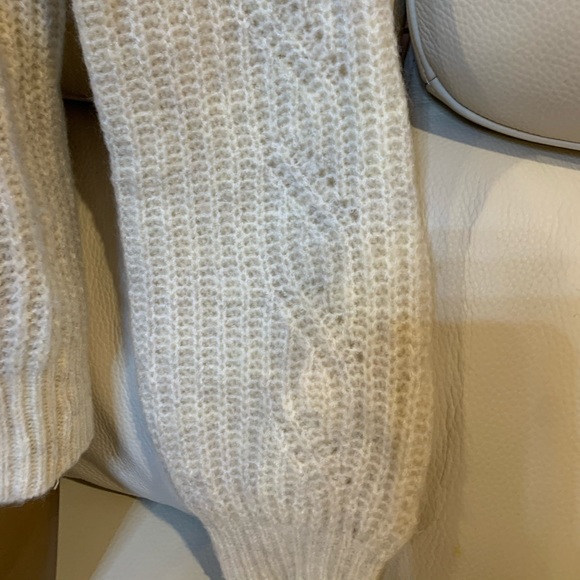 A&F beautiful sweater - Picture 4 of 7